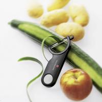 Картофелечистка Victorinox черная