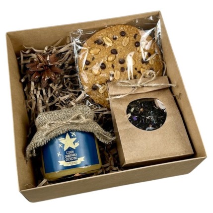 Набор на 23 февраля коллеге