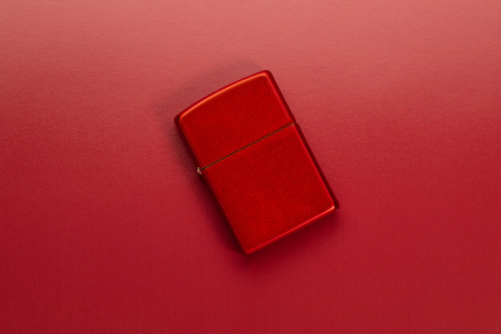 Зажигалка ZIPPO Classic с покрытием Metallic Red 49475