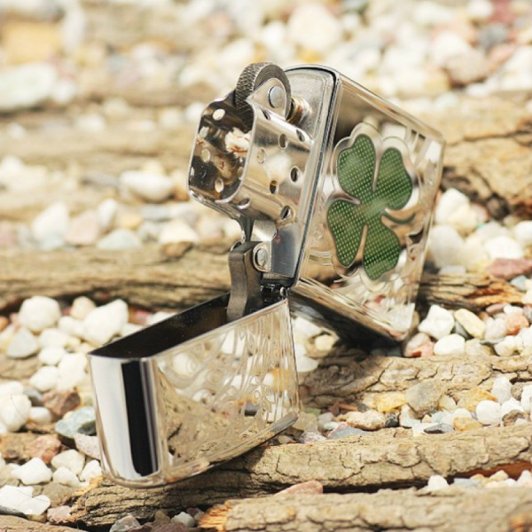 Зажигалка Zippo Classic High Polish Chrome