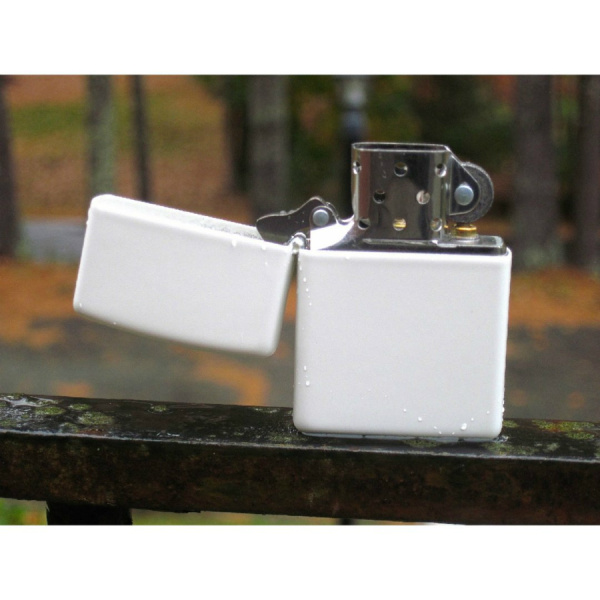 Зажигалка Zippo Classic White Matte
