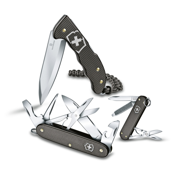 Нож-брелок VICTORINOX Classic Alox LE 2022 0.6221.L22