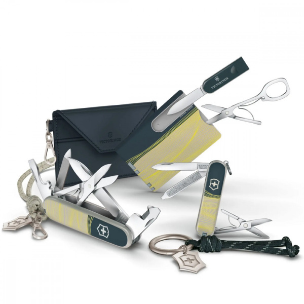 Складной нож Victorinox COMPANION New York Style 1.3909.E223
