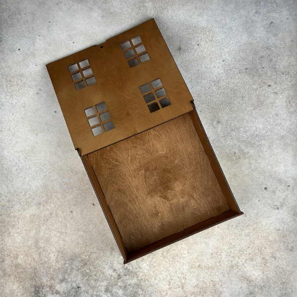 Подарочная коробка из фанеры Домик с окошками