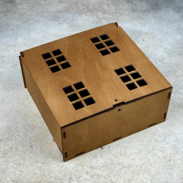 Подарочная коробка из фанеры Домик с окошками