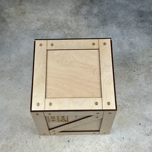 Подарочная коробка из фанеры Посылка (квадратная)