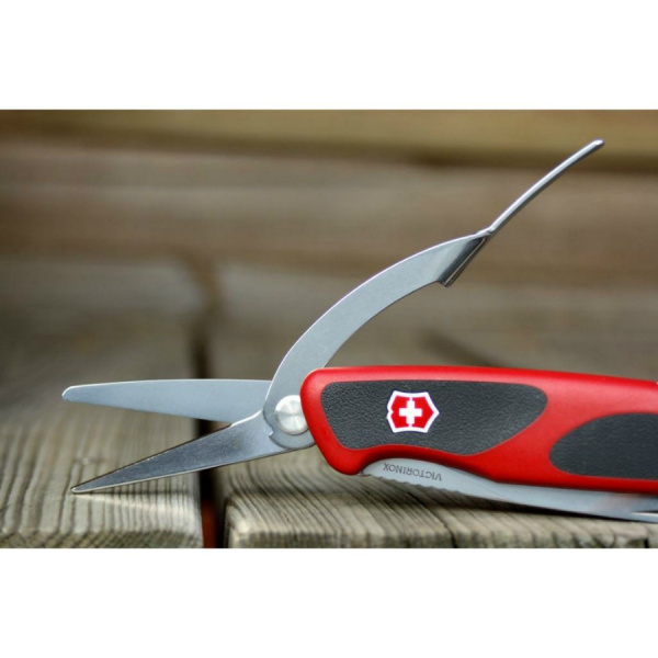 Складной нож VICTORINOX RangerGrip 71 Gardener