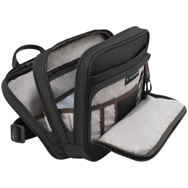 Сумка горизонтальная Travel Companion с системой защиты данных RFID VICTORINOX