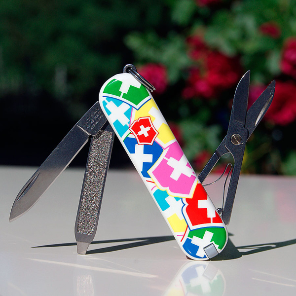 Нож-брелок Victorinox VX Colors