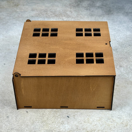 Подарочная коробка из фанеры Домик с окошками