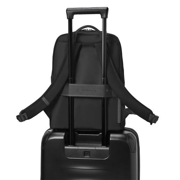 Рюкзак VICTORINOX Victoria Signature Compact Backpack 612203