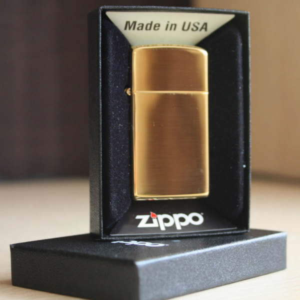 Зажигалка Zippo Slim® High Polish Brass