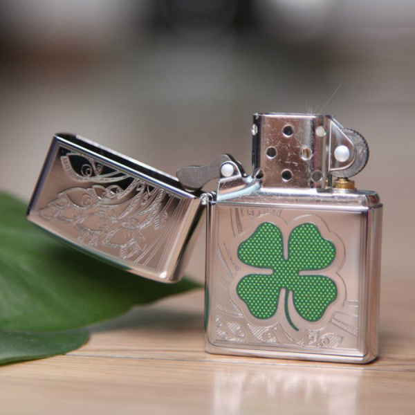 Зажигалка Zippo Classic High Polish Chrome