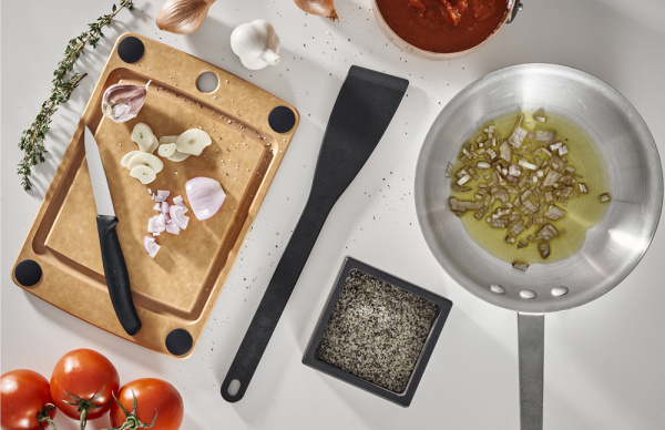 Лопатка со скошенным краем VICTORINOX Kitchen Utensils 7.6203.3
