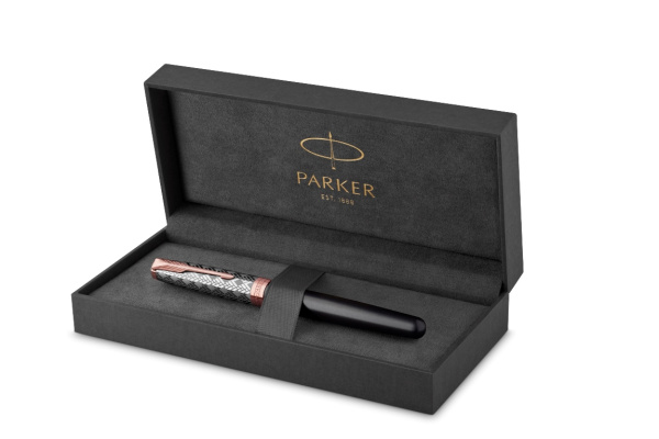 Ручка перьевая Parker "Sonnet Metal & Grey Lacquer GT"