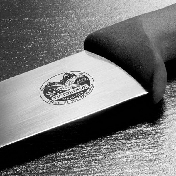 Нож Victorinox разделочный, лезвие 25 см, черный