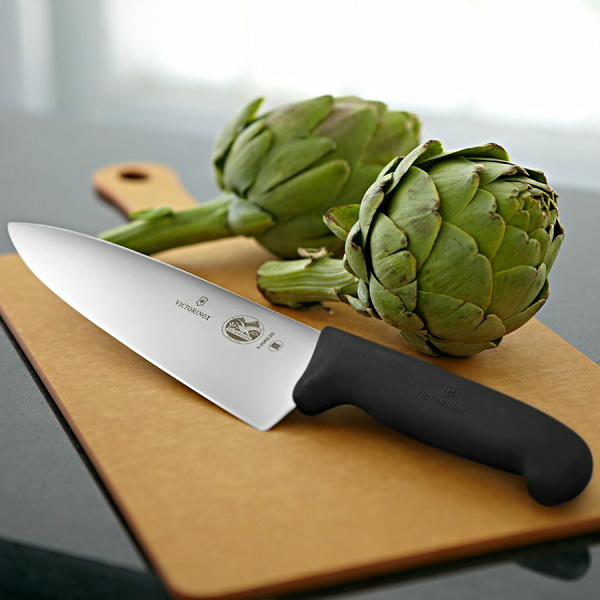 Нож Victorinox разделочный, лезвие 20 см широкое, черный