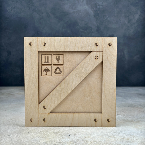 Подарочная коробка из фанеры Посылка (квадратная)