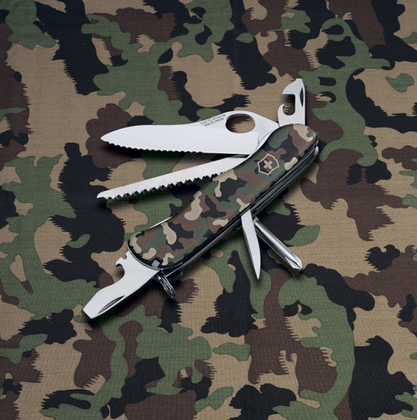 Нож перочинный VICTORINOX Trailmaster One Hand 0.8463.MW94