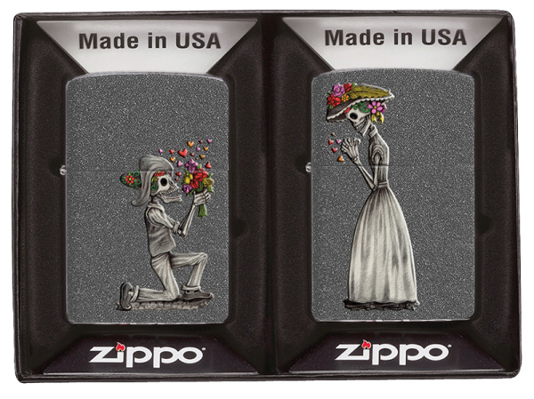 Набор ZIPPO Влюбленные зомби из двух зажигалок с покрытием Iron Stone™ 28987