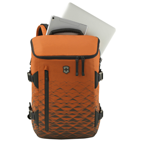 Рюкзак VX Touring 15'' 18.1 Color, VICTORINOX