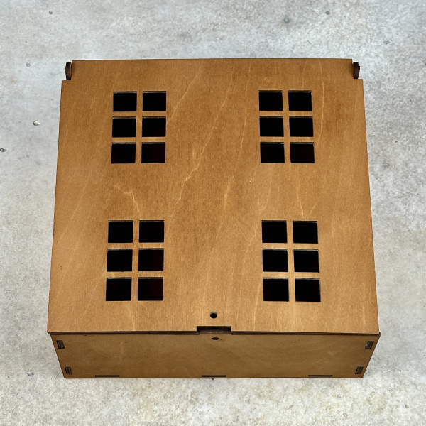 Подарочная коробка из фанеры Домик с окошками