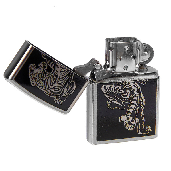 Зажигалка Zippo Tigre