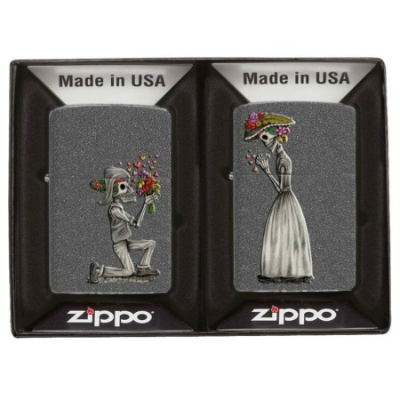 Набор из двух зажигалок Zippo Iron Stone™ Влюбленные зомби