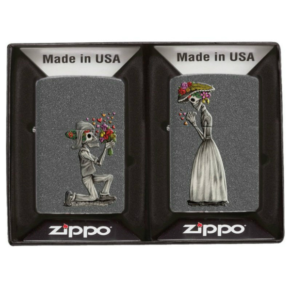 Набор из двух зажигалок Zippo Iron Stone™ Влюбленные зомби