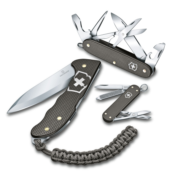 Нож-брелок VICTORINOX Classic Alox LE 2022 0.6221.L22