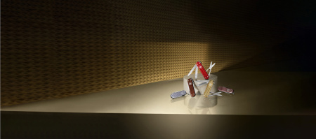 Нож-брелок VICTORINOX Classic SD Precious Alox "Brass Gold" 0.6221.408G